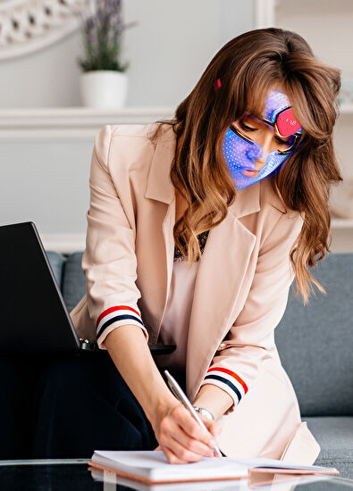 Foreo FAQ 201 Ultra Hafif Silikon RGB LED Yüz Maskesi - 5