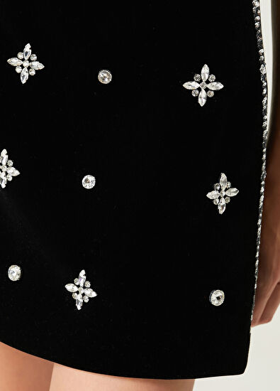 Melis Kaptanoğlu Siyah Kadife Taş Aplikeli Mini Kadın Etek - 5