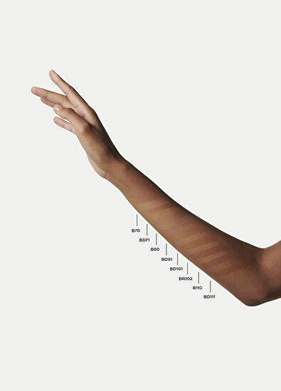 CHANEL N°1 De Chanel Revitalizing Foundation B70 30Ml - 5