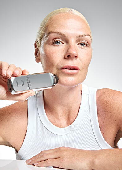 CurrentBody Skin Yaşlanma Karşıtı LED Yüz Maskesi + Radyo Frekanslı Cilt Sıkılaştırma Cihazı - 6