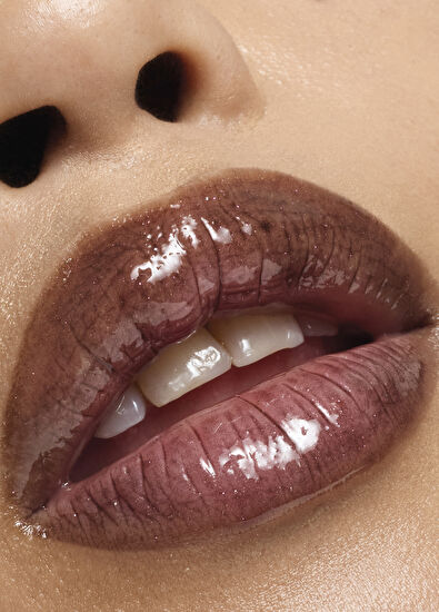 Isamaya Lip Lacq - Black Veil - 5