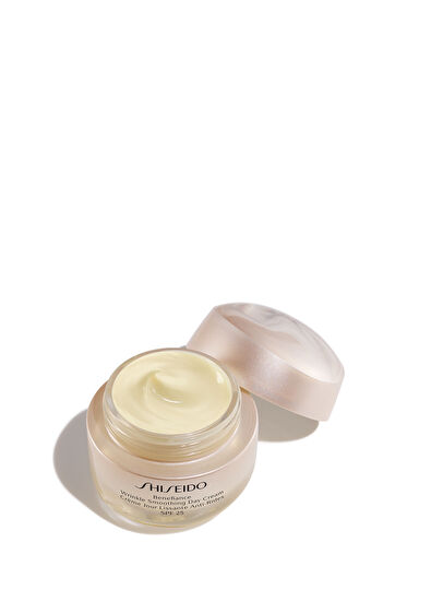 Shiseido Benefiance Wrinkle Smoothing Day Cream 50 ml - 10
