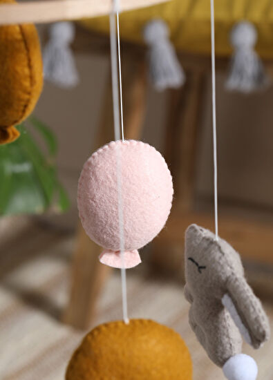 2 Stories Rabbits Tavşan Temalı Keçe Dönence - 4