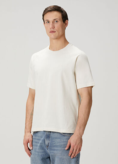 Ami Paris Off-White Logo Detailed T-Shirt - 3