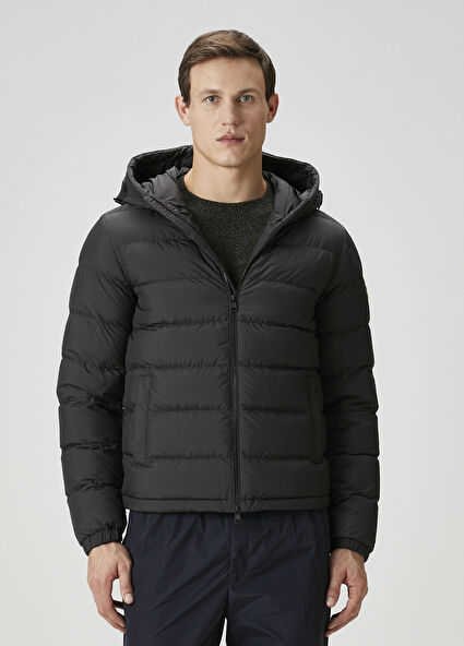 Siyah Kapüşonlu Puff Mont