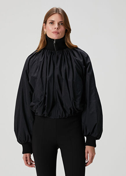 Siyah Büzgü Detaylı Mont