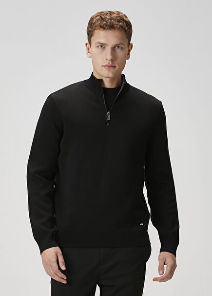 Siyah Yakası Fermuarlı Kazak