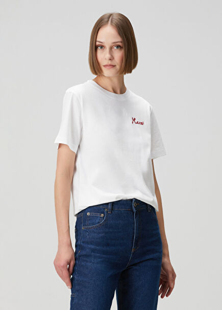 Beyaz Logolu T-shirt