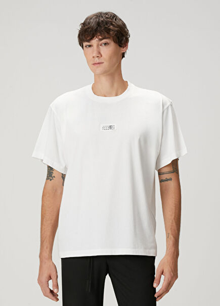Kırık Beyaz Logo Detaylı T-shirt