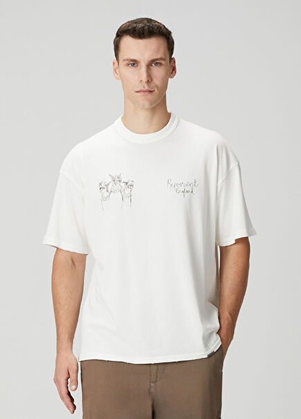 Krem Figür Baskılı Logo Detaylı T-shirt