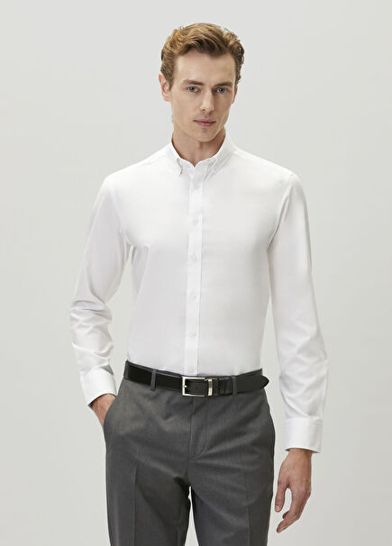 Slim Fit Beyaz Düğmeli Yaka Non-iron Gömlek
