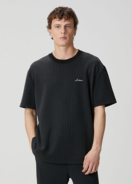 Koyu Lacivert Çizgi Desenli T-shirt