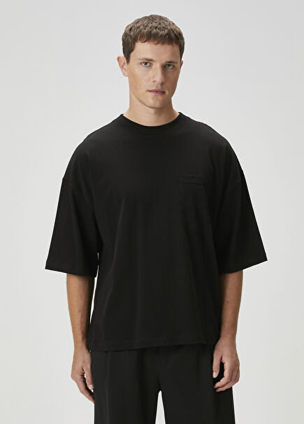 Black Knit Garnished Pockets T-Shirt