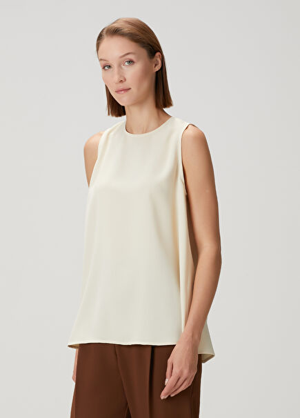 Light Yellow Loose-Fitting Blouse