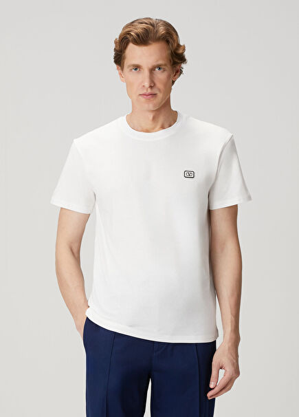 Beyaz Logo Detaylı T-shirt