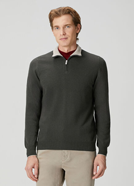 Koyu Gri Yakası Fermuarlı Yün Kazak