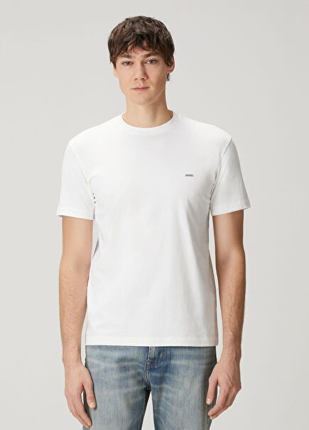 Beyaz Logo Detaylı T-shirt