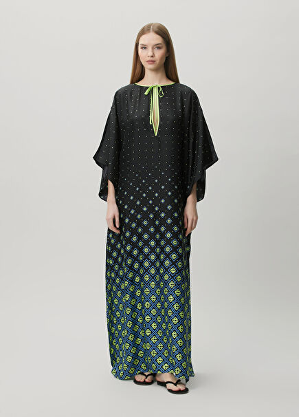 Siyah Logo Desenli İpek Kaftan