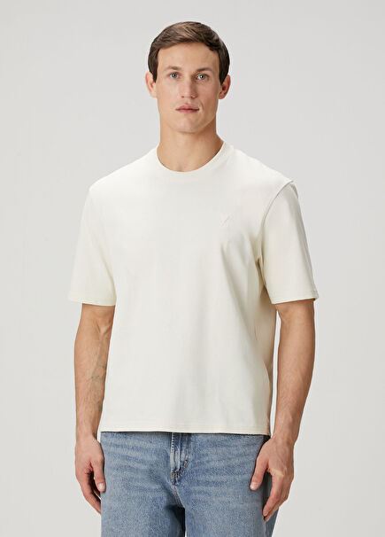 Kırık Beyaz Logo Nakışlı T-shirt