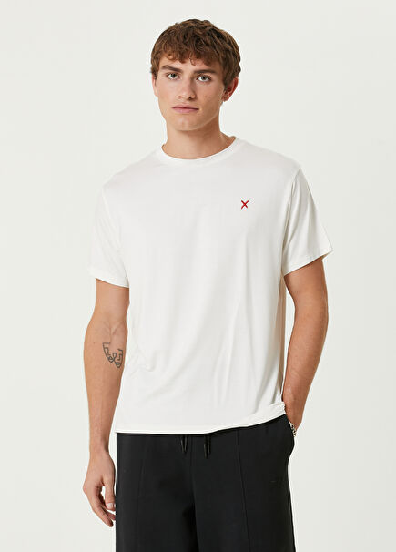 Your *itch Beyaz Kısa Kollu Nakış Detaylı Erkek T-shirt