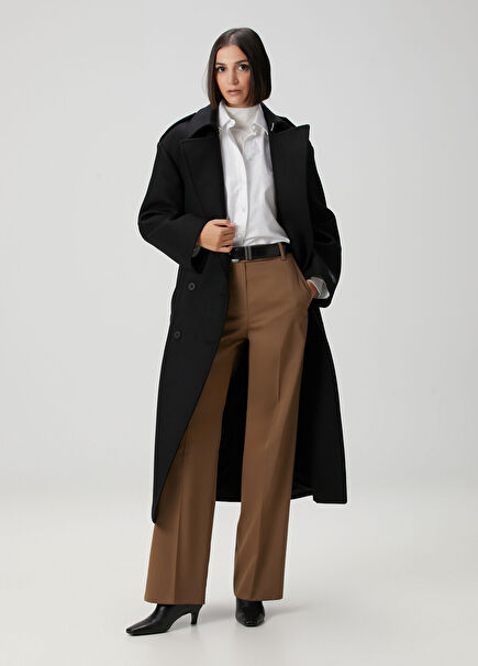 Siyah Kemer Detaylı Yün Palto