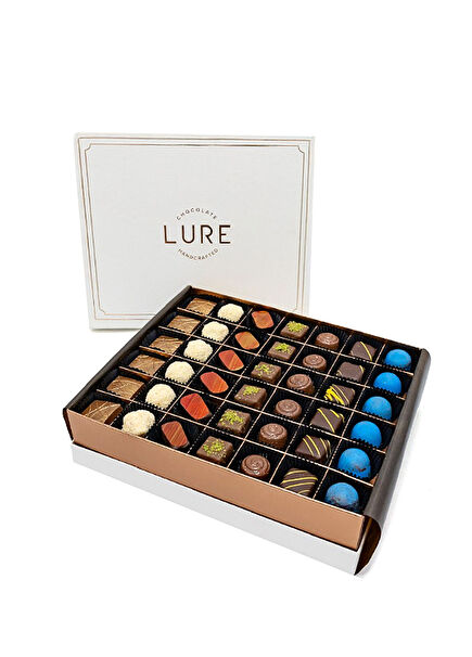 By Swissôtel The Bosphorus Istanbul 42'li Pralin Çikolata Kutusu 510 gr