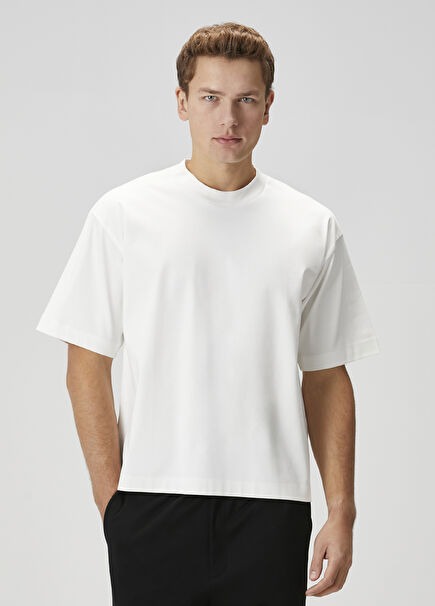 Beyaz Logo Baskılı T-shirt