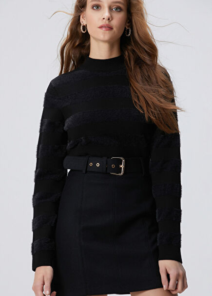 Siyah Yumuşak Dokulu Triko Kazak