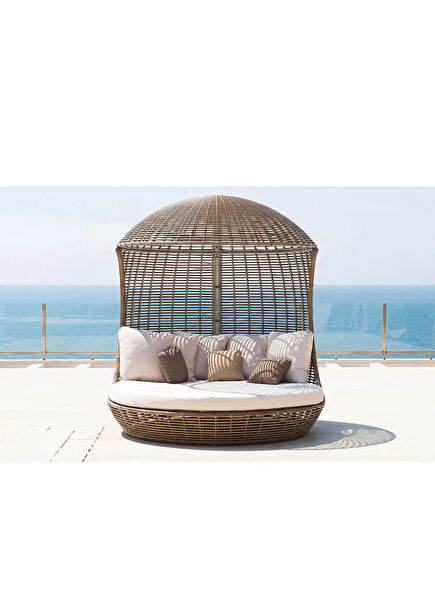 Cancun Seashell Rattan Daybed Garden Set