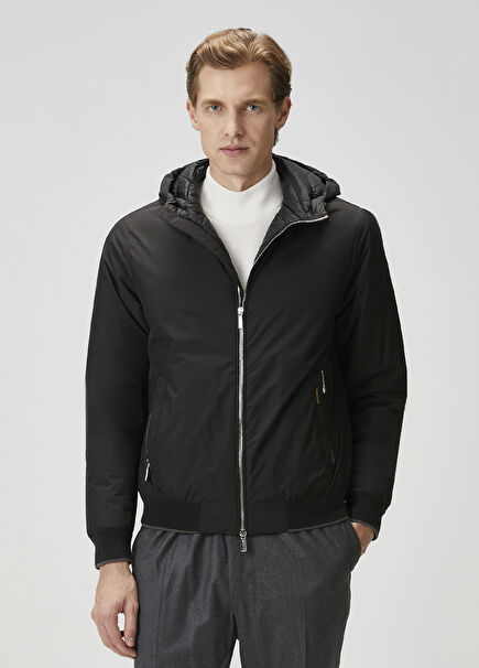 Siyah Kapüşonlu Mont