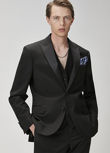Black Vest Detailed Wool Tuxedo