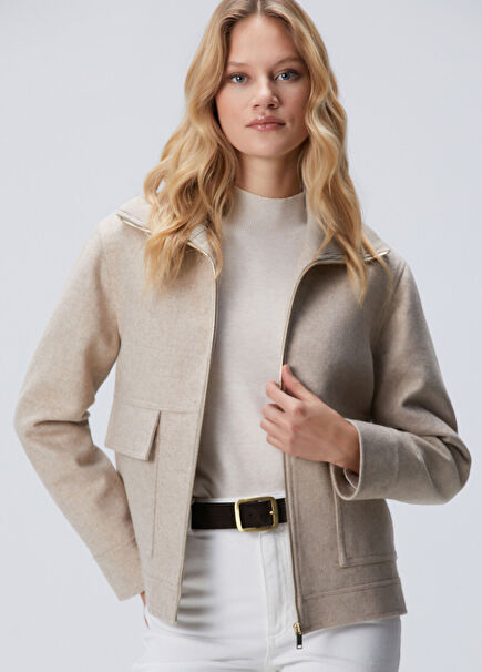 Bej Kapak Cep Detaylı Kaşe Mont