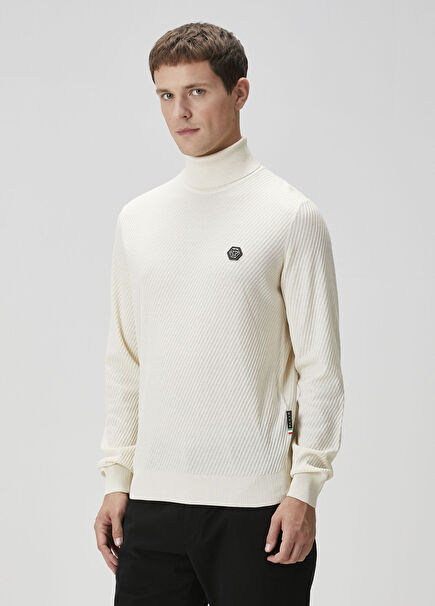 Kırık Beyaz Yün Triko