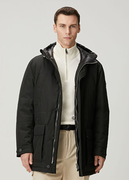 Siyah Kapüşonlu Mont