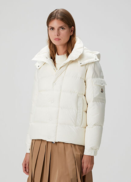 Beyaz Kapüşonlu Puff Mont