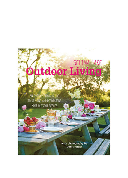 Selina Lake Outdoor Living Foreign Language Book