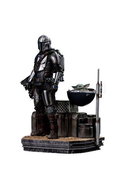 Star Wars: The Mandalorian Din Djarin and Din Grogu Limited Edition Heykel