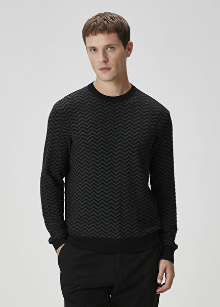 Siyah Zikzak Jakarlı Yün Kazak