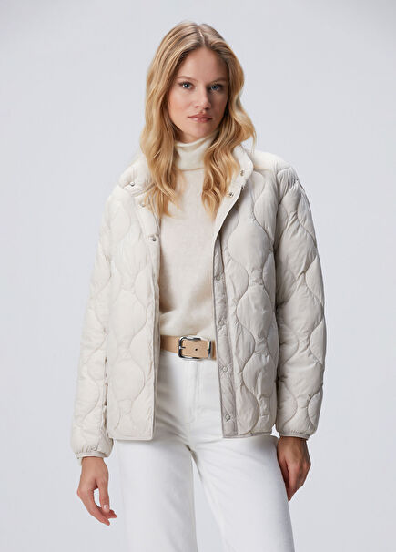 Açık Bej Su İtici Özellikli Mont