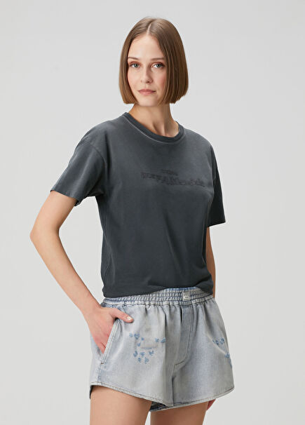 Koyu Gri Logolu T-shirt