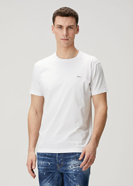 Beyaz Logo Detaylı T-shirt