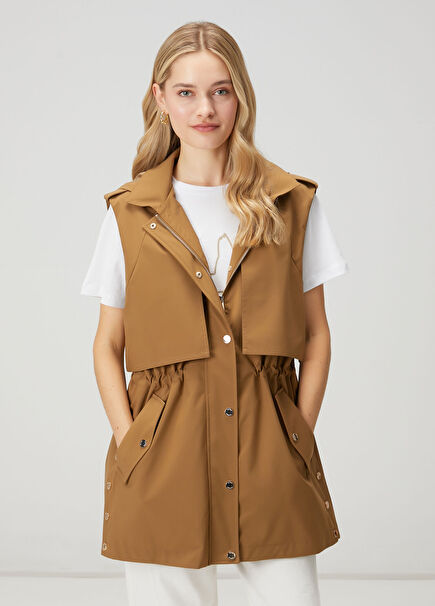 Long Vest With Camel Windbreaker Detail