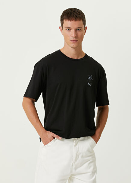 T-Shirt With Black Print Detail