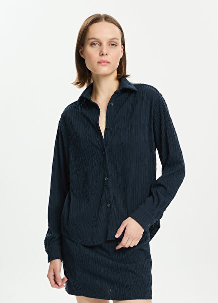 Lacivert Dokulu Bol Kesim Uzun Kollu Kadın Gömlek