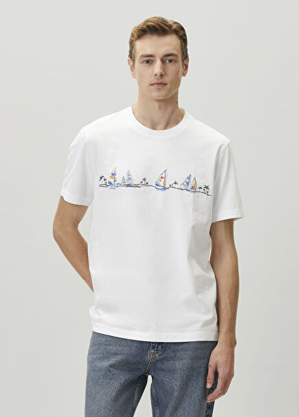 Beyaz Relax Fit Yelken Artwork T-shirt