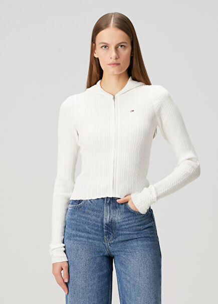 Essential Beyaz Kapüşonlu Saç Örgü Hırka