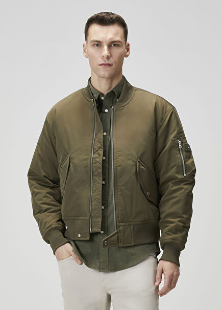 Authentic Haki Bomber Mont