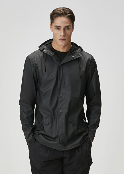 Siyah Kapüşonlu Yağmurluk