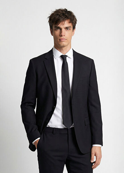 Siyah Yün Karışımlı Takım Elbise