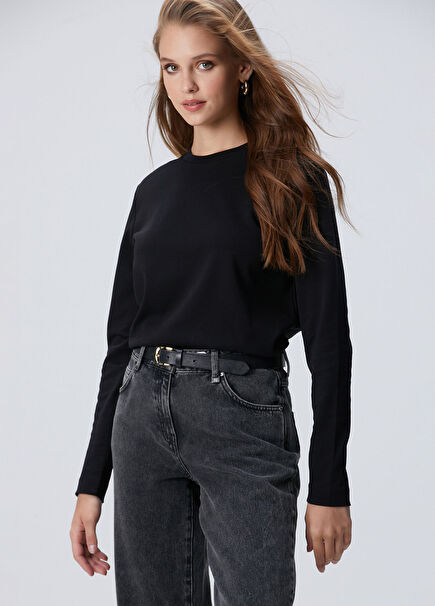 Black Basic Sweatshirt
